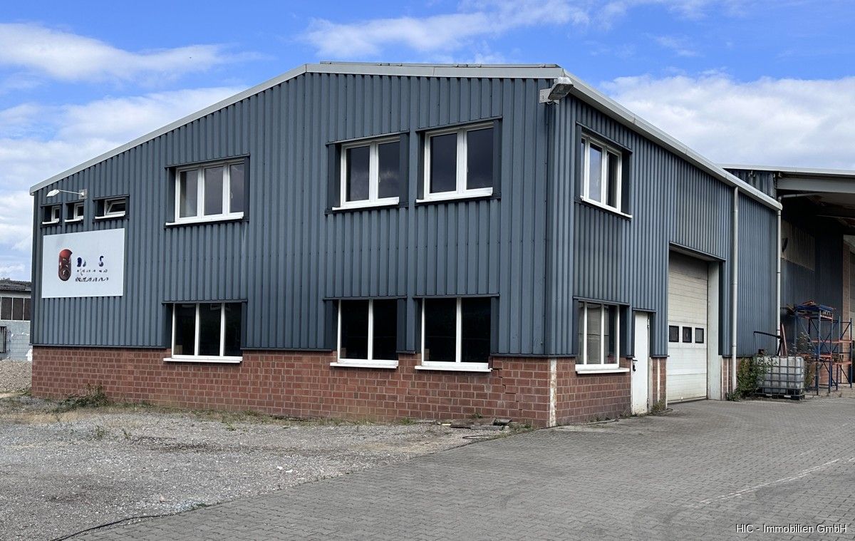 Ca. 500 m² Hallenfläche + 75 m² Büro 